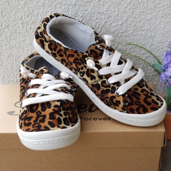 Shoes - NWT Leopard print Tennis shoes